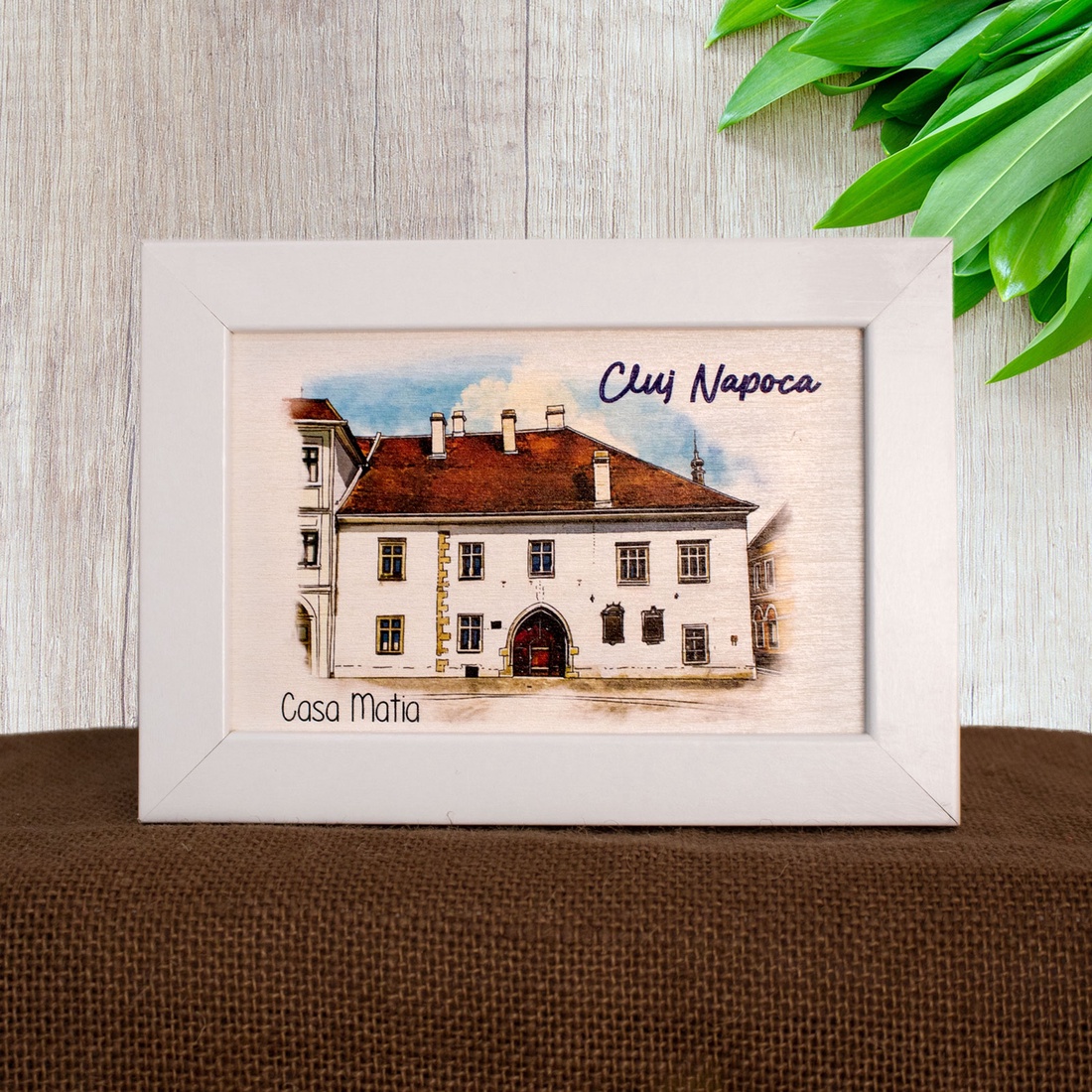 Tablou suvenir, din lemn, acuarela, Casa Matia, Cluj Napoca, dimensiune 10/15 cm, rama inclusa - casă & stil de viață - decorațiuni de casă - picturi murale - artă de perete din lemn - Artynos.ro