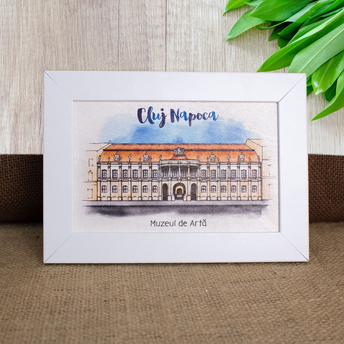 Tablou suvenir din lemn, acuarela, Muzeul de Arta Cluj Napoca, dimensiune 10/15, rama inclusa - casă & stil de viață - decorațiuni de casă - picturi murale - artă de perete din lemn - Artynos.ro