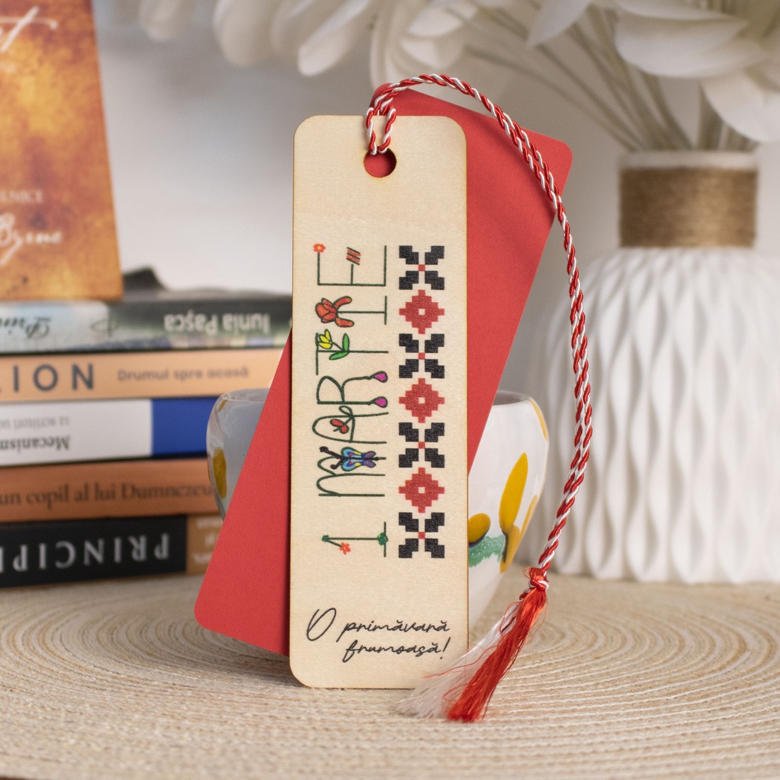 Martisor din lemn, semn de carte, personalizat, cu motive tradionale romanesti - bijuterii - mărțișor - Artynos.ro
