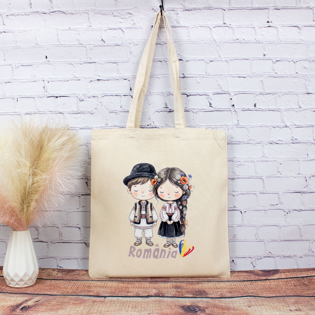 Sacosa din bumbac, suvenir, Româncuță și românaș � din România noastră - genți și portofele - geantă pentru cumpărături - totebaguri - Artynos.ro