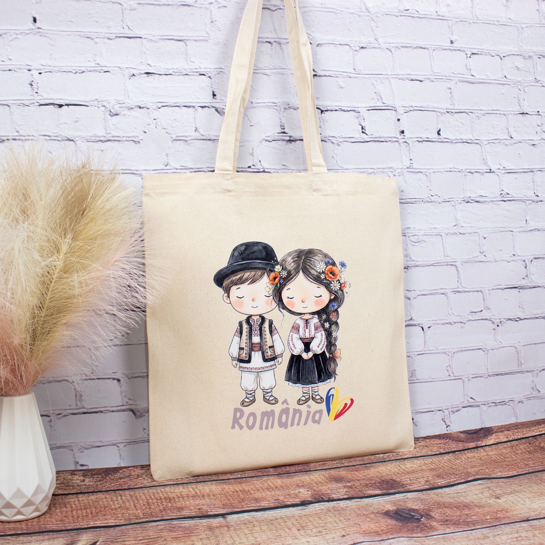 Sacosa din bumbac, suvenir, Româncuță și românaș � din România noastră - genți și portofele - geantă pentru cumpărături - totebaguri - Artynos.ro