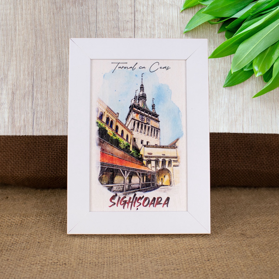 Tablou suvenir, din lemn, acuarela, Turnul cu ceas Sighisoara, dimensiune 10 x15 cm, rama inclusa - casă & stil de viață - decorațiuni de casă - picturi murale - artă de perete din lemn - Artynos.ro