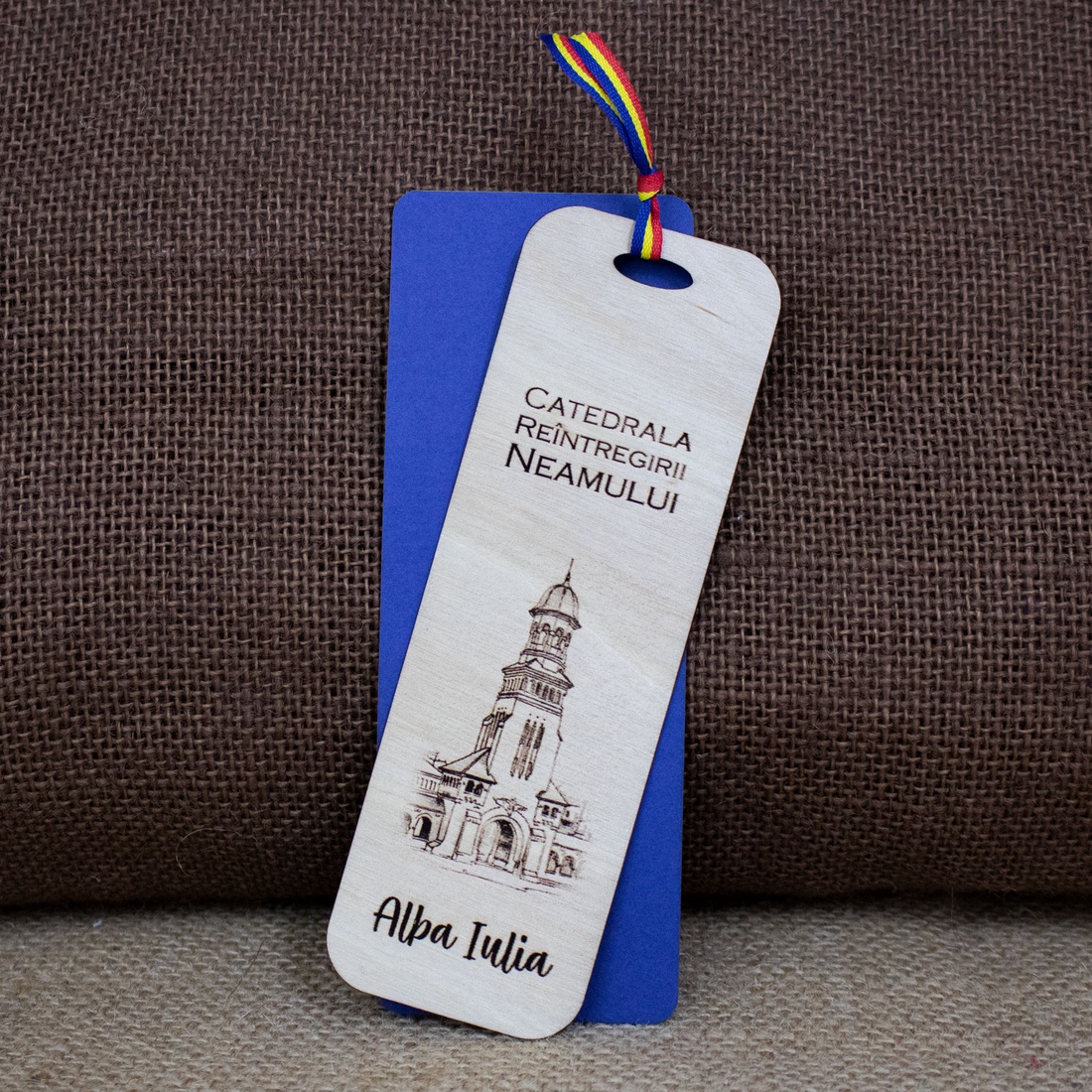Semn de carte suvenir din lemn, gravat, Catedrala Reintregirii Neamului Alba Iulia - cărți și creații cu tematică muzicală, cadouri - semn de carte - Artynos.ro