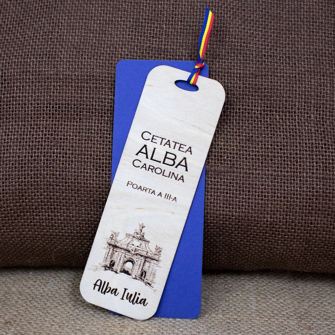 Semn de carte suvenir, din lemn, gravat, Poarta a III-a Cetatea Alba Carolina - cărți și creații cu tematică muzicală, cadouri - semn de carte - Artynos.ro