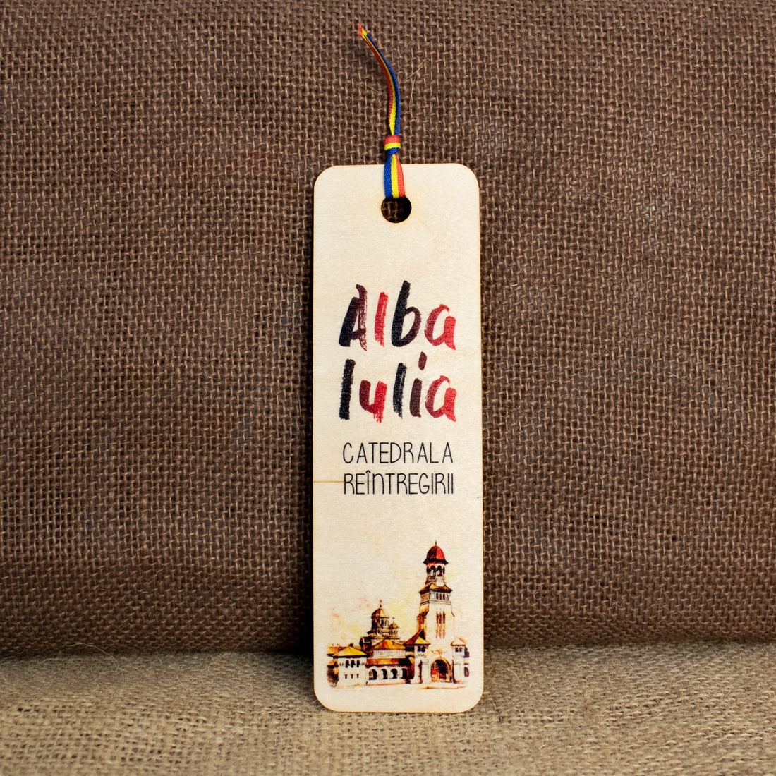 Semn de carte suvenir, din lemn, acuarela vintage, Catedrala Reintregirii, Cetatea Alba Carolina, Alba Iulia - cărți și creații cu tematică muzicală, cadouri - semn de carte - Artynos.ro