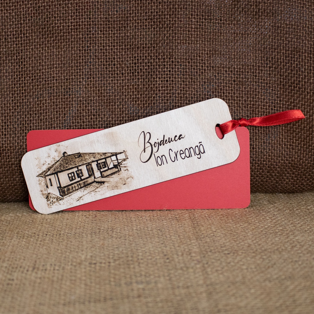 Semn de carte suvenir, din lemn, gravat, Bojdeuca lui Ion Creanga Iasi - cărți și creații cu tematică muzicală, cadouri - semn de carte - Artynos.ro