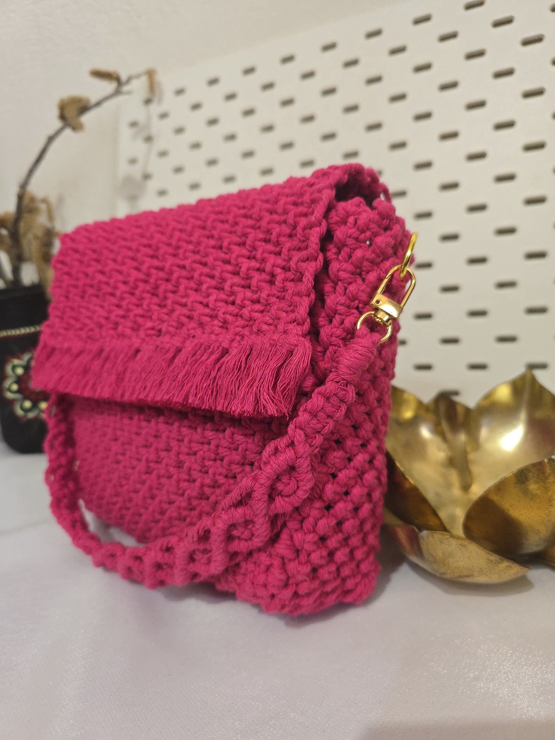 Poșetă Macrame Lucrată Manual Roz Fucsia cu Franjuri 100% Bumbac Organic - geantă și husă - genți de umăr și genți de mână - genți casual, genți de mână - Artynos.ro Poșetă Macrame Lucrată Manual Roz Fucsia cu Franjuri 100% Bumbac Organic - geantă și husă - genți de umăr și genți de mână - genți casual, genți de mână - Artynos.ro