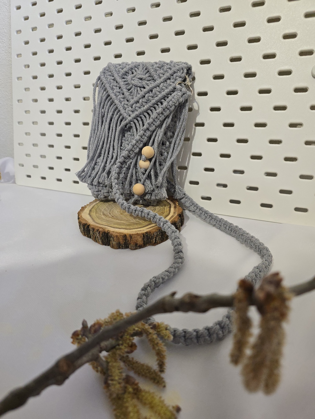 Geantă macrame de umăr stil boho chic, lucrată manual - geantă și husă - genți de umăr și genți de mână - geantă de umăr sling - Artynos.ro Geantă macrame de umăr stil boho chic, lucrată manual - geantă și husă - genți de umăr și genți de mână - geantă de umăr sling - Artynos.ro