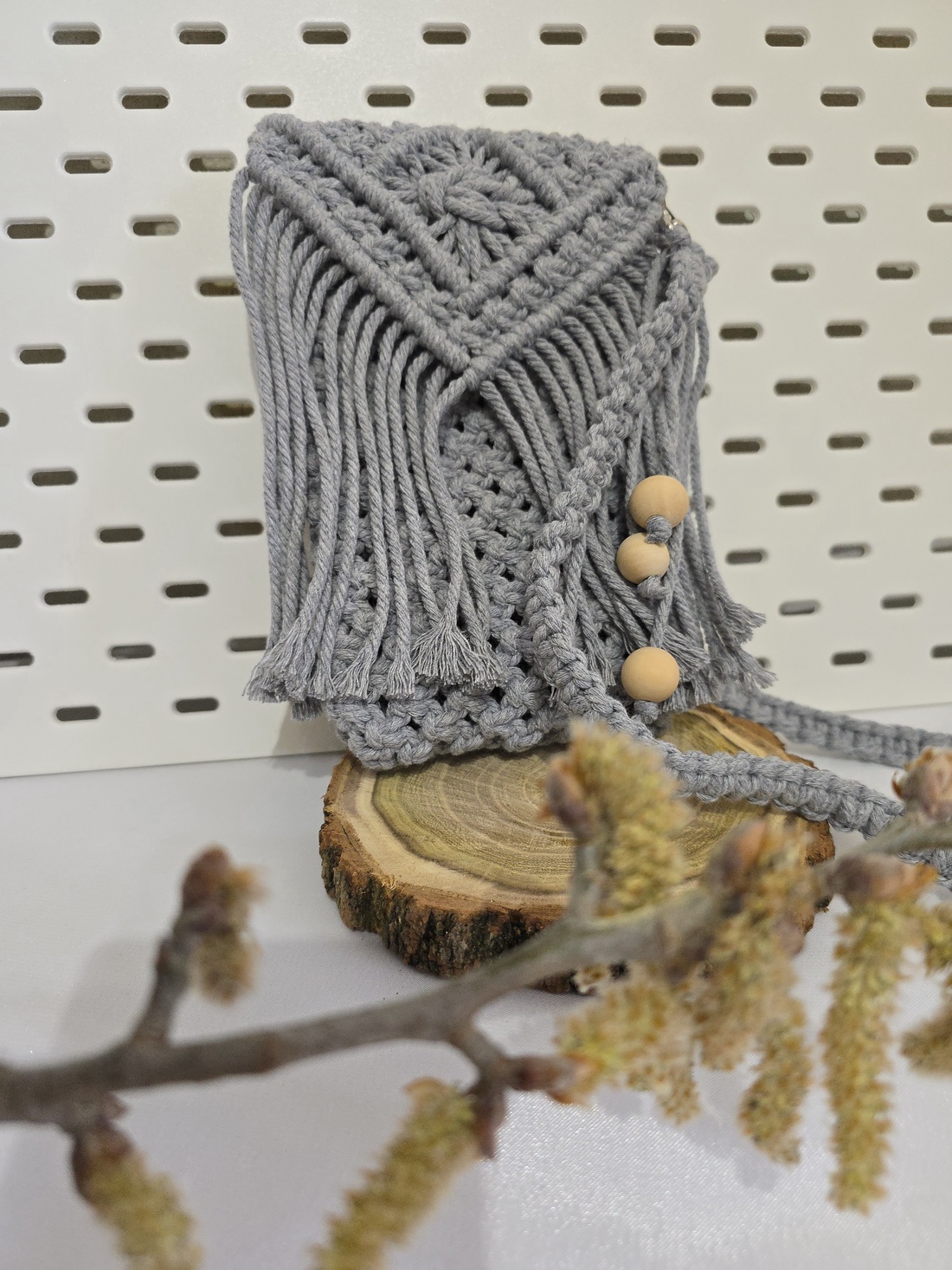 Geantă macrame de umăr stil boho chic, lucrată manual - geantă și husă - genți de umăr și genți de mână - geantă de umăr sling - Artynos.ro Geantă macrame de umăr stil boho chic, lucrată manual - geantă și husă - genți de umăr și genți de mână - geantă de umăr sling - Artynos.ro