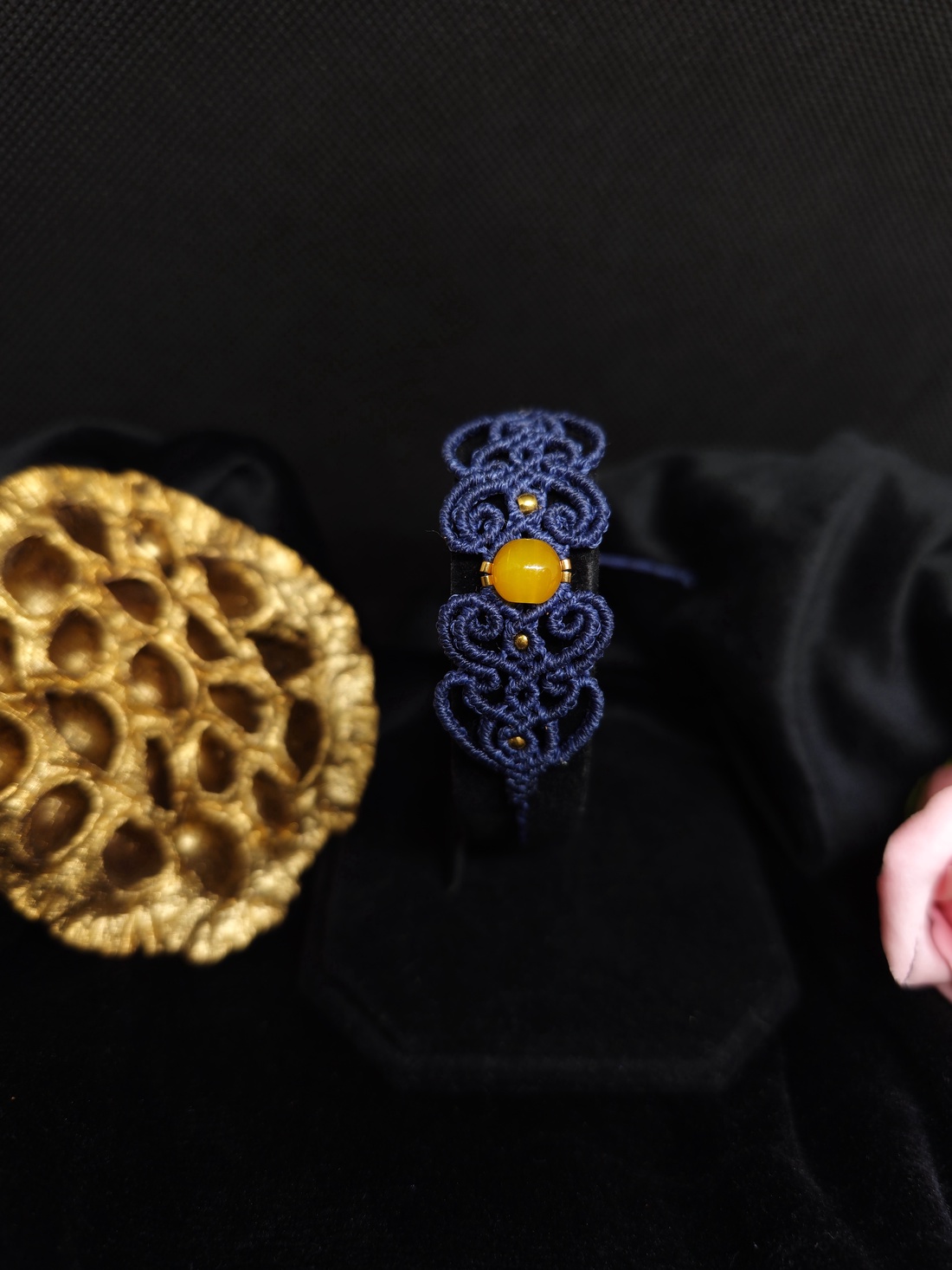 Bratara micro-macrame cu jad galben - bijuterii - brățări - brățări împletite - Artynos.ro