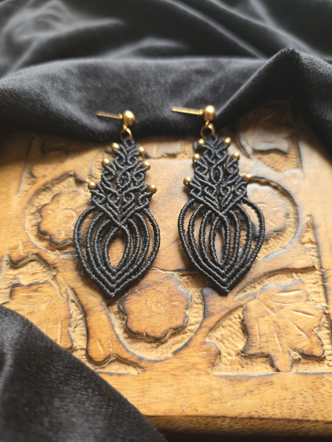 Cercei micro-macrame Black Onyx Lace  - bijuterii - cercei - cercei lungi - Artynos.ro