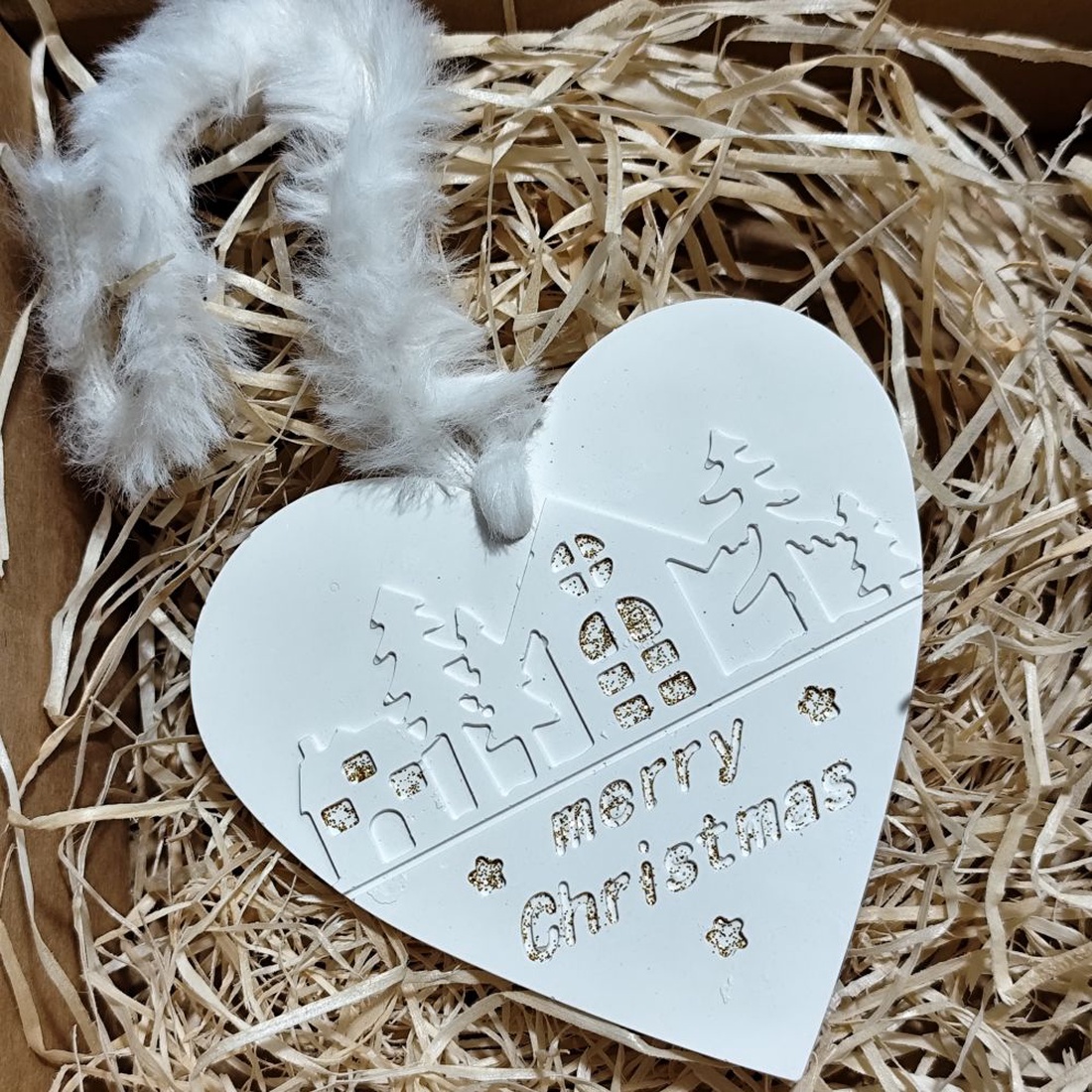 Decoratiune ceramica pentru Craciun, inima 4547 - crăciun - decorațiuni de crăciun de casă - figurine pentru pomul de crăciun - Artynos.ro