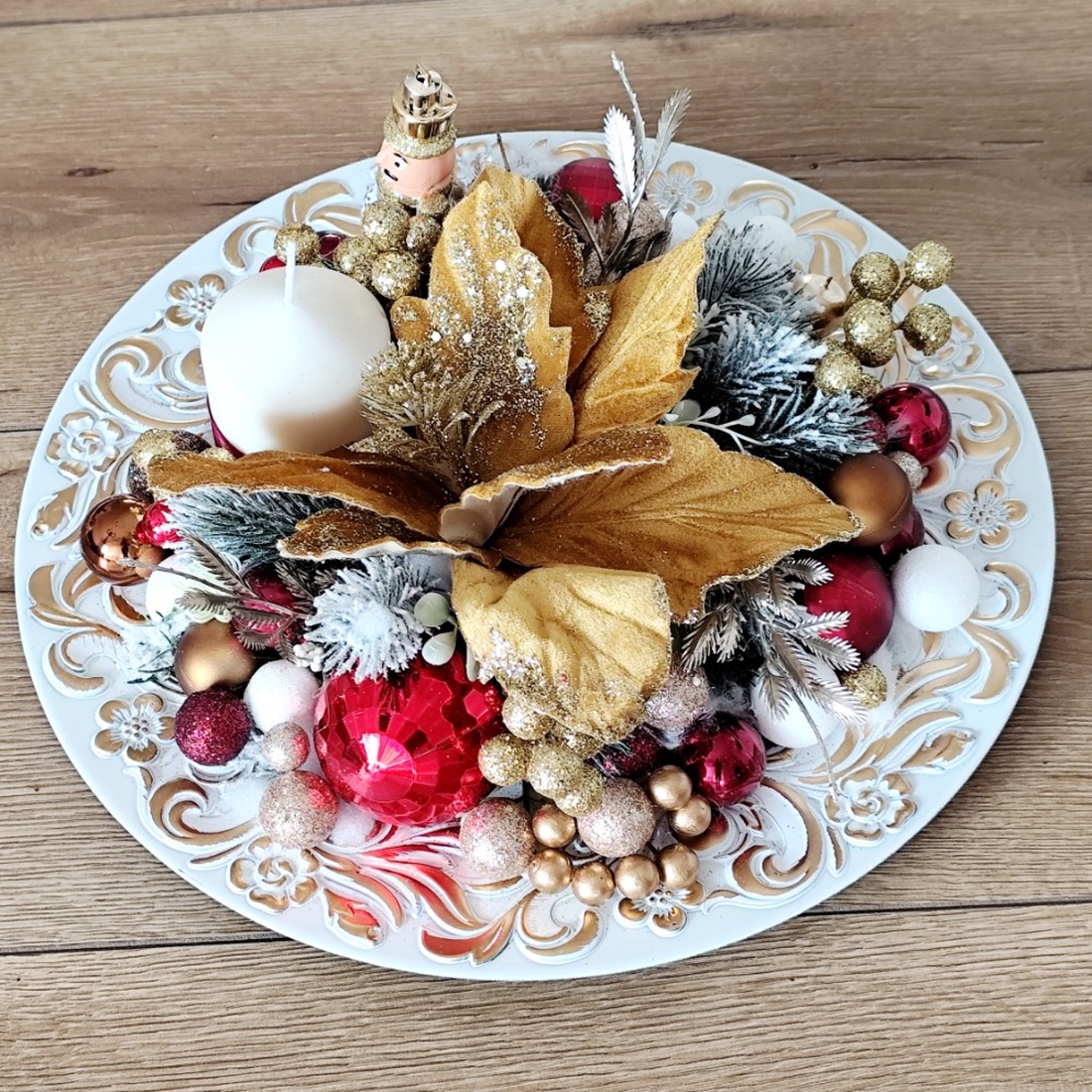 Aranjament de Craciun cu spargator de nuci, 4551 - crăciun - decorațiuni de crăciun de casă - decor pentru masă de crăciun - Artynos.ro