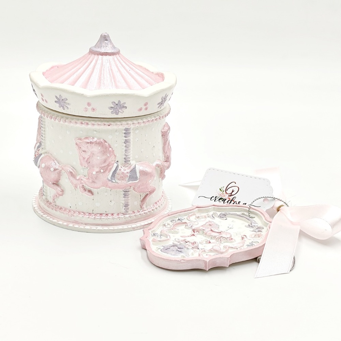 Set decorativ de Craciun pictat manual, carusel alb roz perlat, 4559 - crăciun - decorațiuni de crăciun de casă - decor pentru masă de crăciun - Artynos.ro