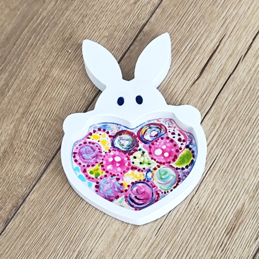 Platou decorativ iepuras cu inimioara multicolora 4617 - casă & stil de viață - decorațiuni de casă - decorațiuni de masă și rafturi - decorațiuni de masă - Artynos.ro