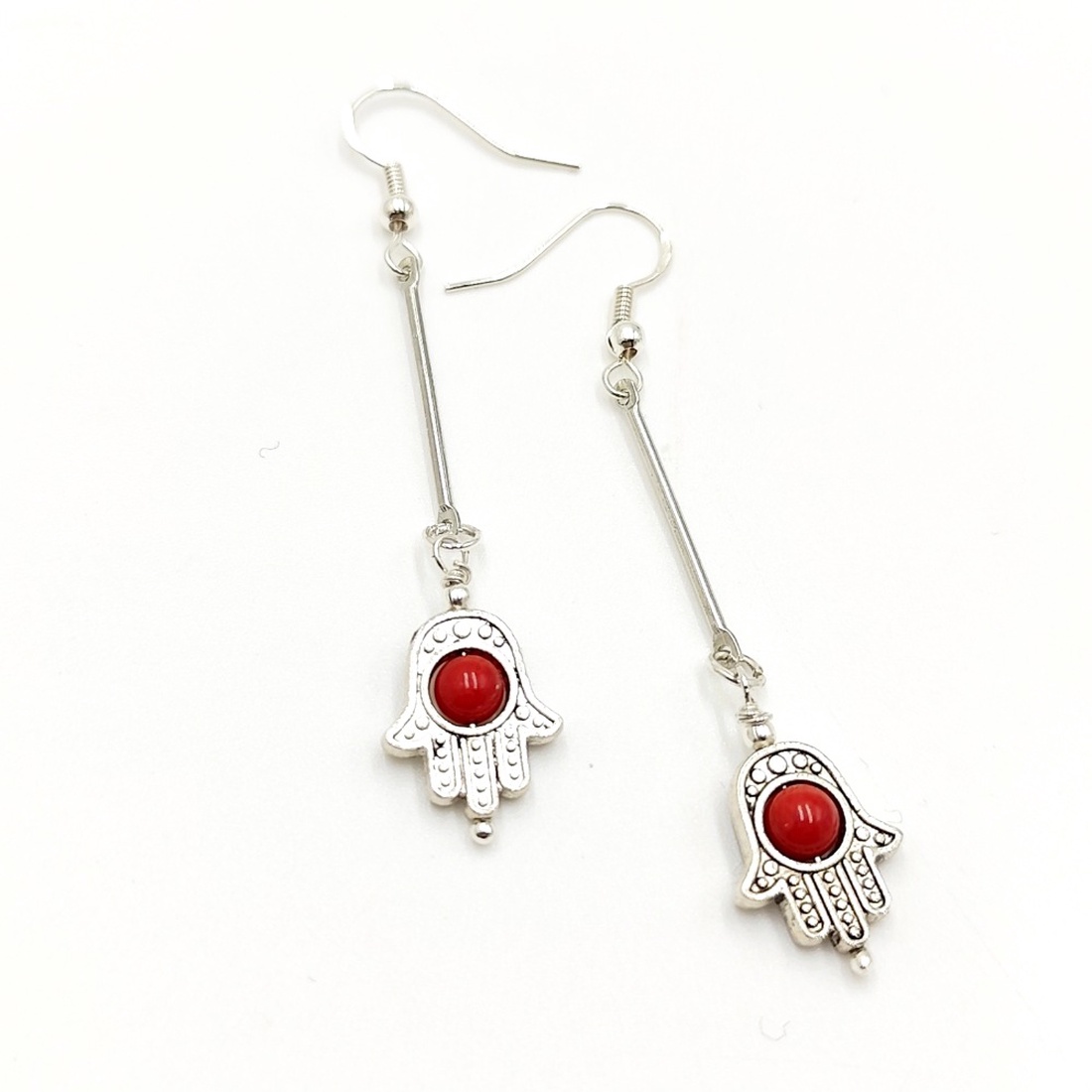 Cercei handmade cu coral rosu si simbol Hamsa, 4666 - bijuterii - cercei - cercei lungi - Artynos.ro