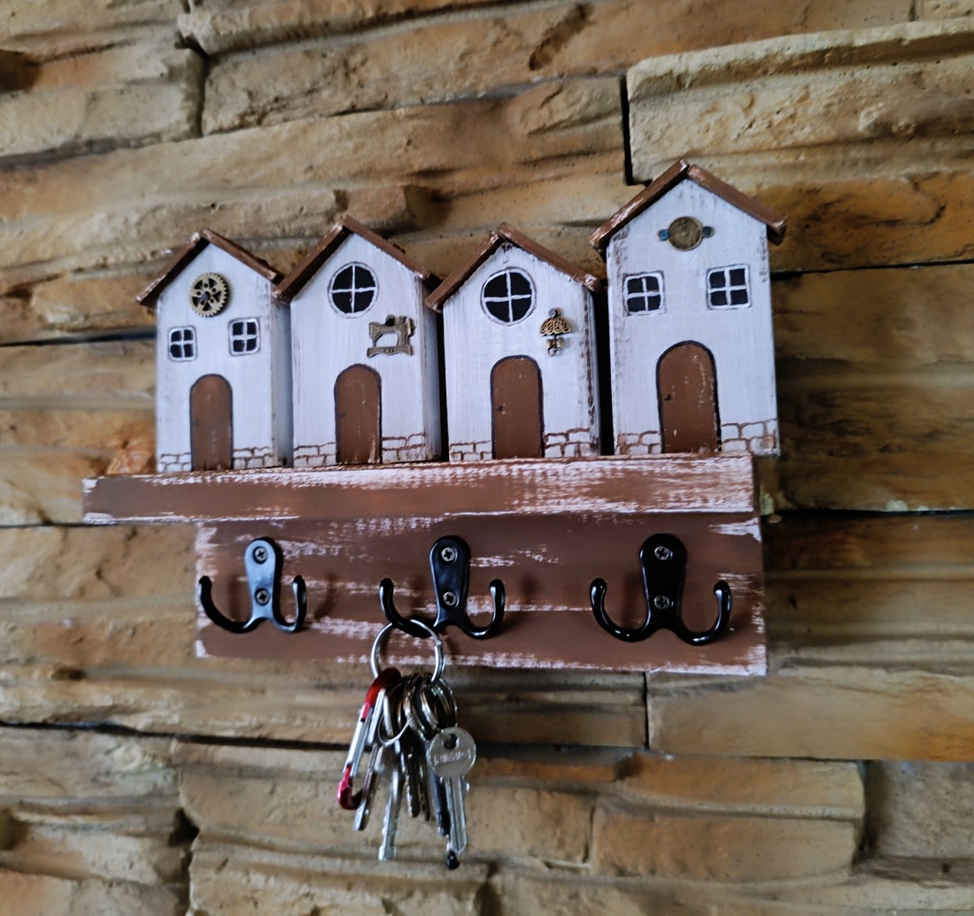Suportde chei de perete din lemn cu casute - casă & stil de viață - accesorii pentru decorat casa - decorațiuni de pereți, decorațiuni suspendate - suport pentru chei - Artynos.ro Suportde chei de perete din lemn cu casute - casă & stil de viață - accesorii pentru decorat casa - decorațiuni de pereți, decorațiuni suspendate - suport pentru chei - Artynos.ro