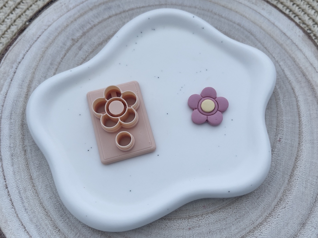 Decupator / Cutter floral lut polimeric #0184 - accessorii și unelte - unelte, instrumente - unelte de tăiere - Artynos.ro