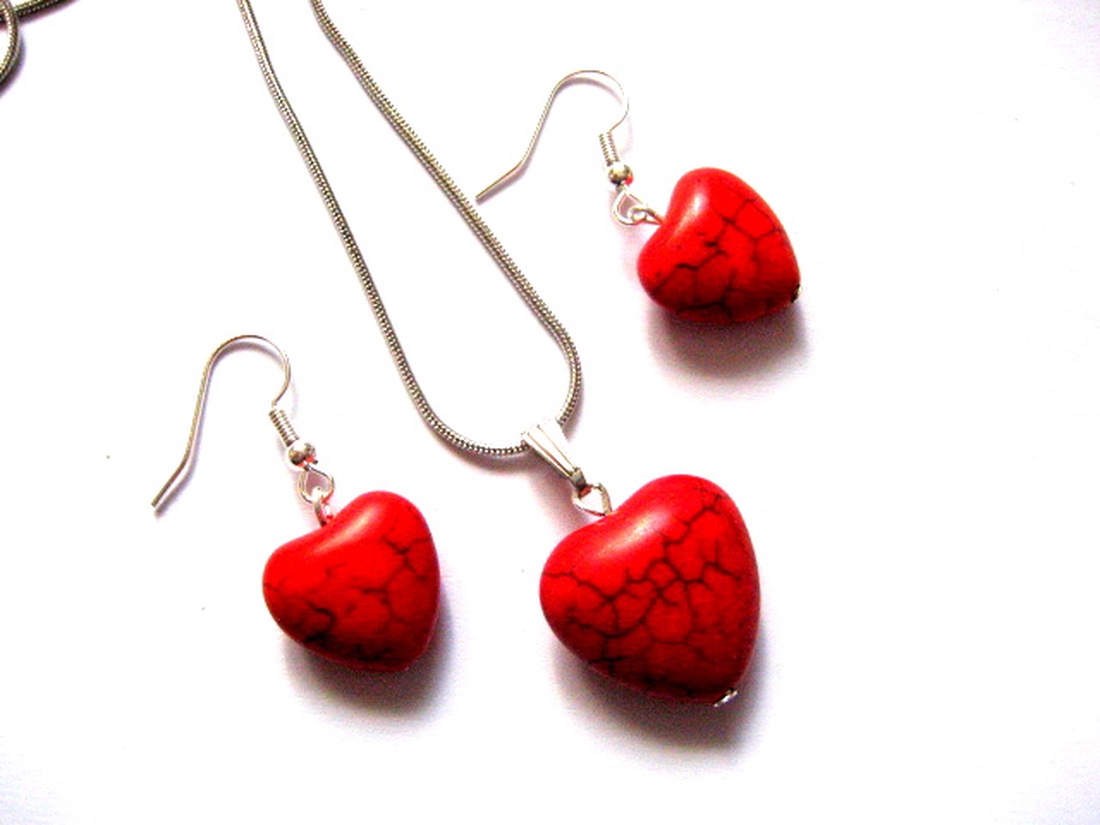 Set de bijuterii cu howlite rosu � 154000 - bijuterii - seturi de bijuterii - Artynos.ro