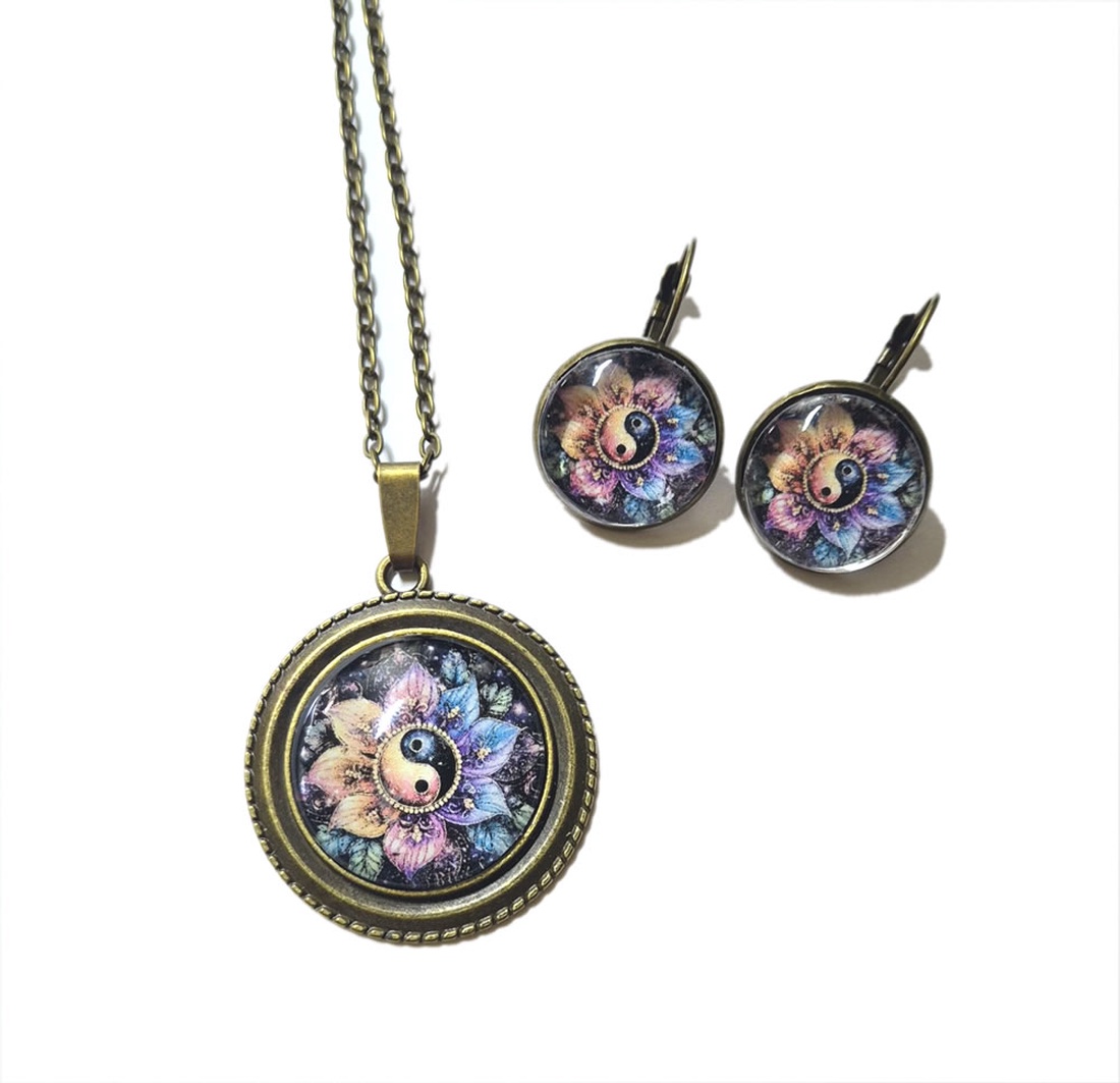 Set bijuterii pandantiv si cercei bronz cu cabochon de sticla 204501 - bijuterii - seturi de bijuterii - Artynos.ro