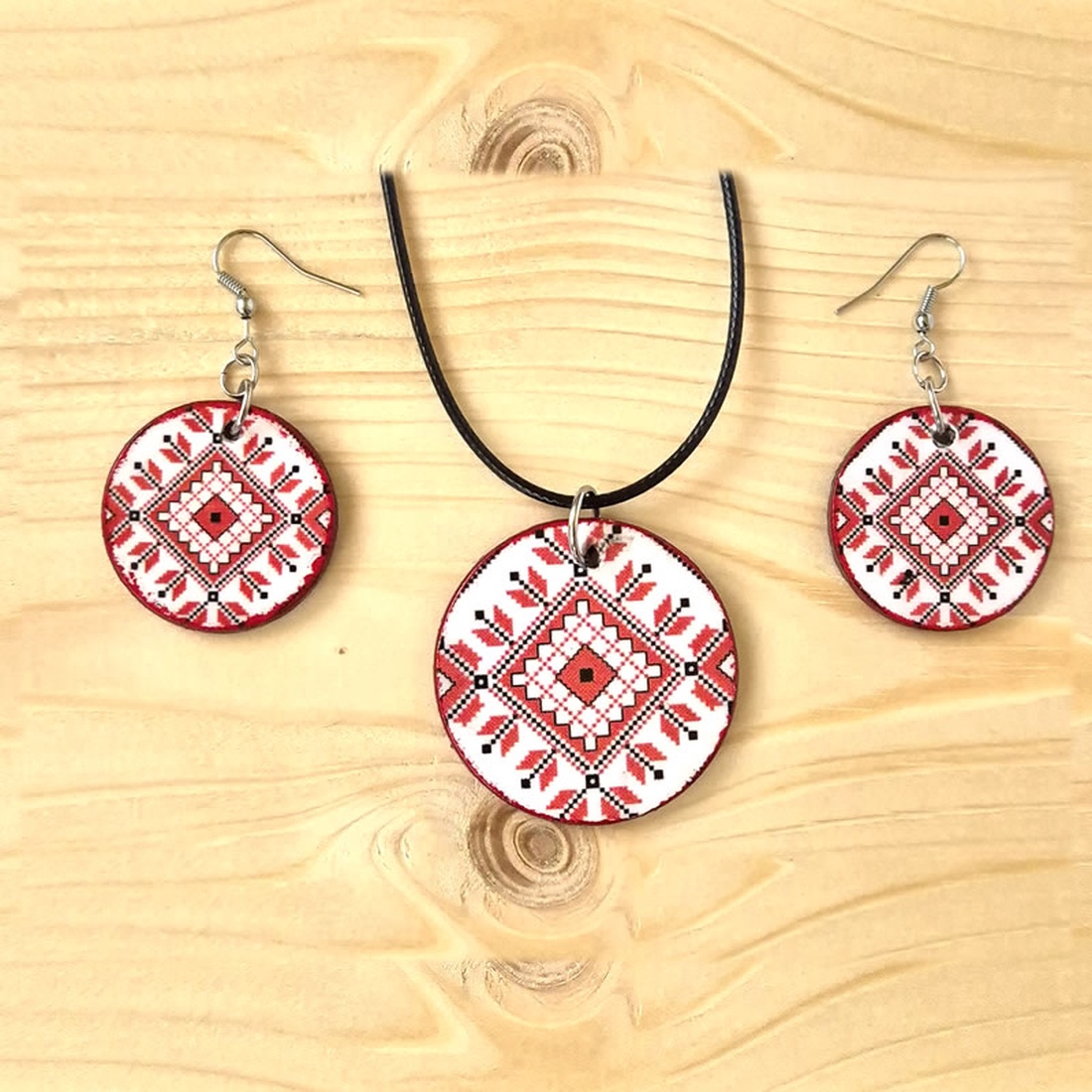 Set bijuterii din lemn cu model traditional 123425 - bijuterii - seturi de bijuterii - Artynos.ro