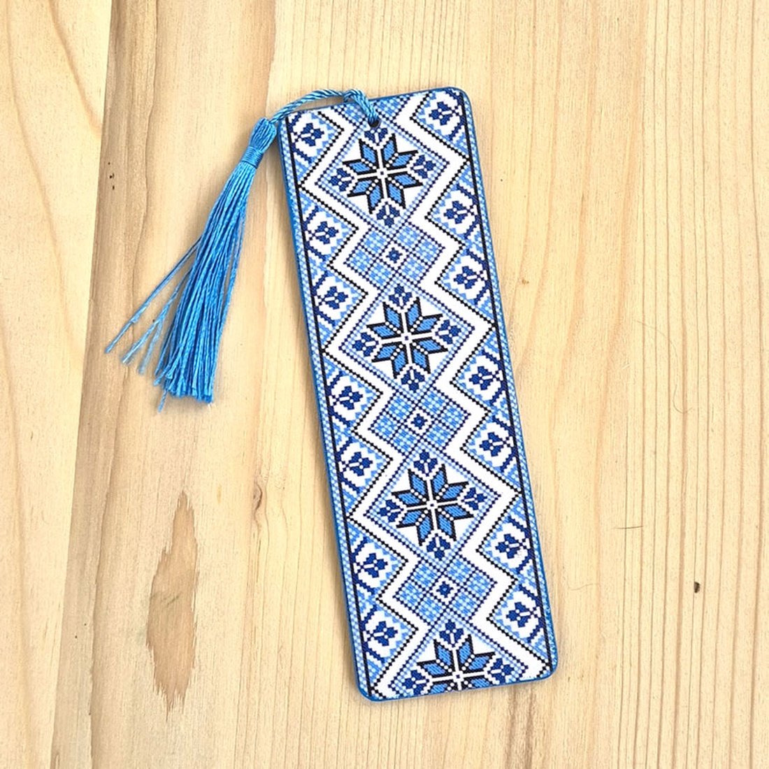 Semn de carte lemn cu model traditional 134255 - cărți și creații cu tematică muzicală, cadouri - semn de carte - Artynos.ro