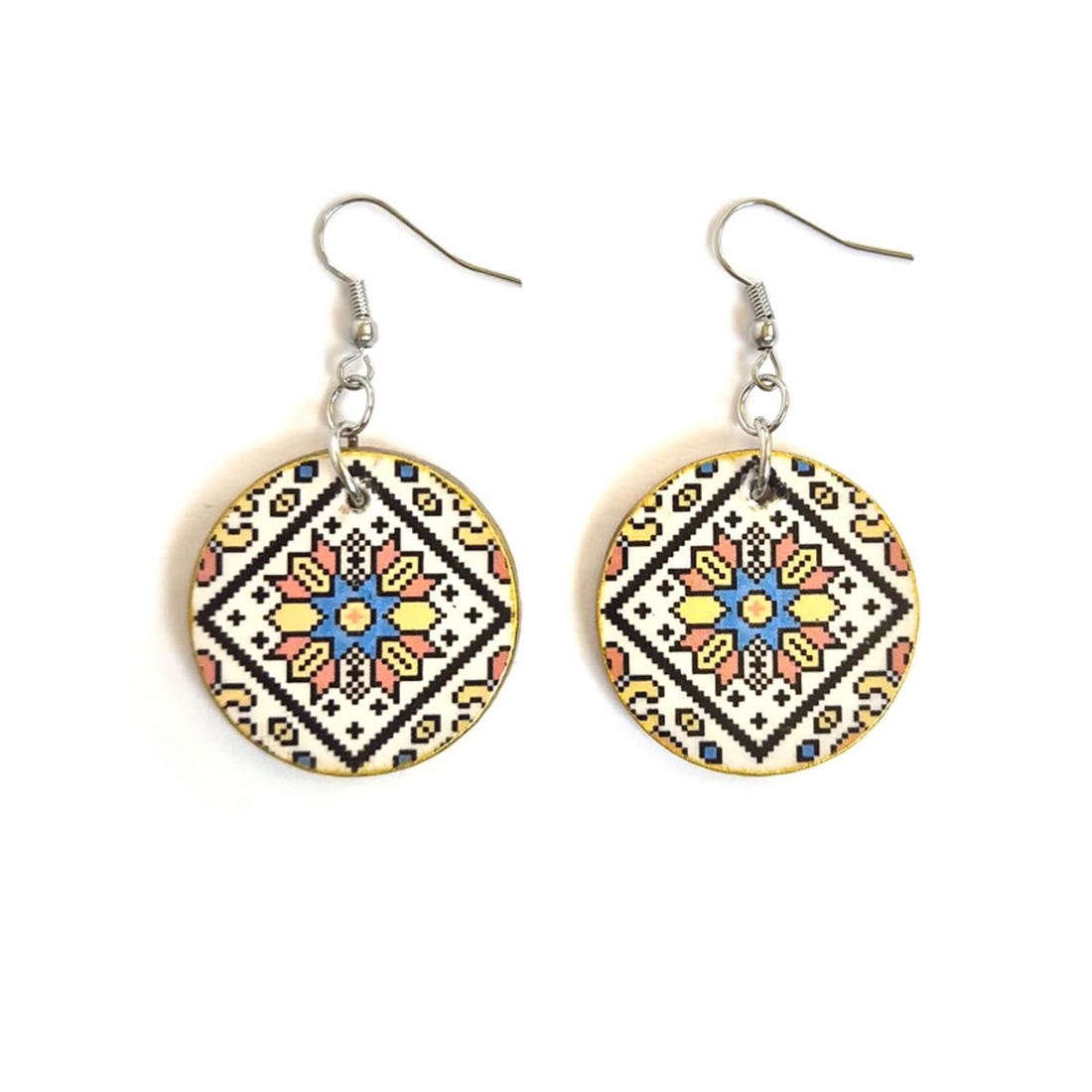 Cercei din lemn cu model traditional - 133707 - bijuterii - cercei - cercei din lemn - Artynos.ro