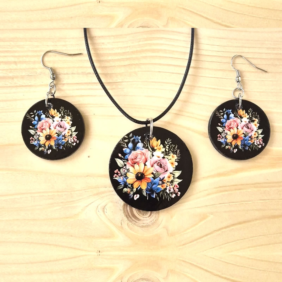 Set bijuterii din lemn cu model buchet flori 123957 - bijuterii - seturi de bijuterii - Artynos.ro