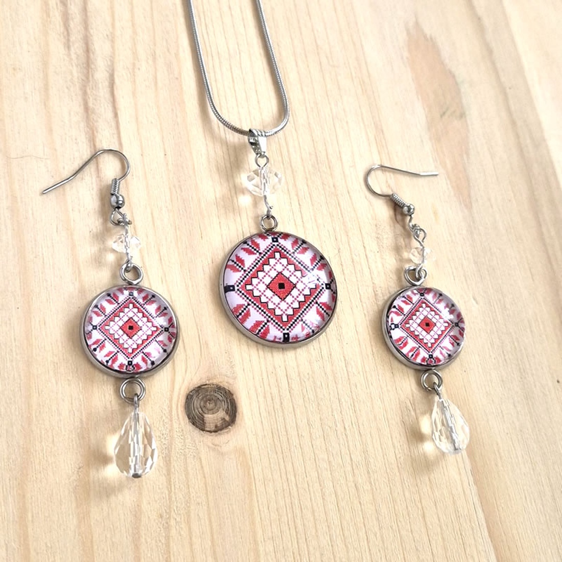 Set bijuterii din lemn cu model traditional 130310 - bijuterii - seturi de bijuterii - Artynos.ro