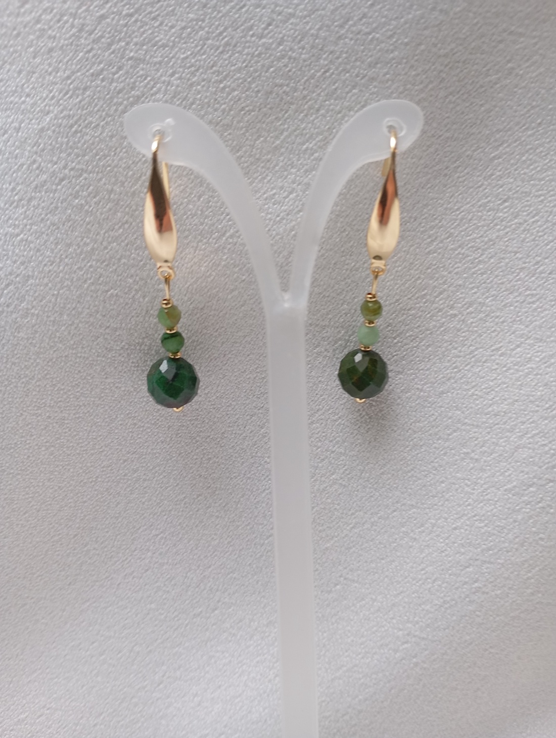 Cercei cu Smarald si tortite placate cu aur 18K - bijuterii - cercei - cercei din pietre semiprețioase - Artynos.ro