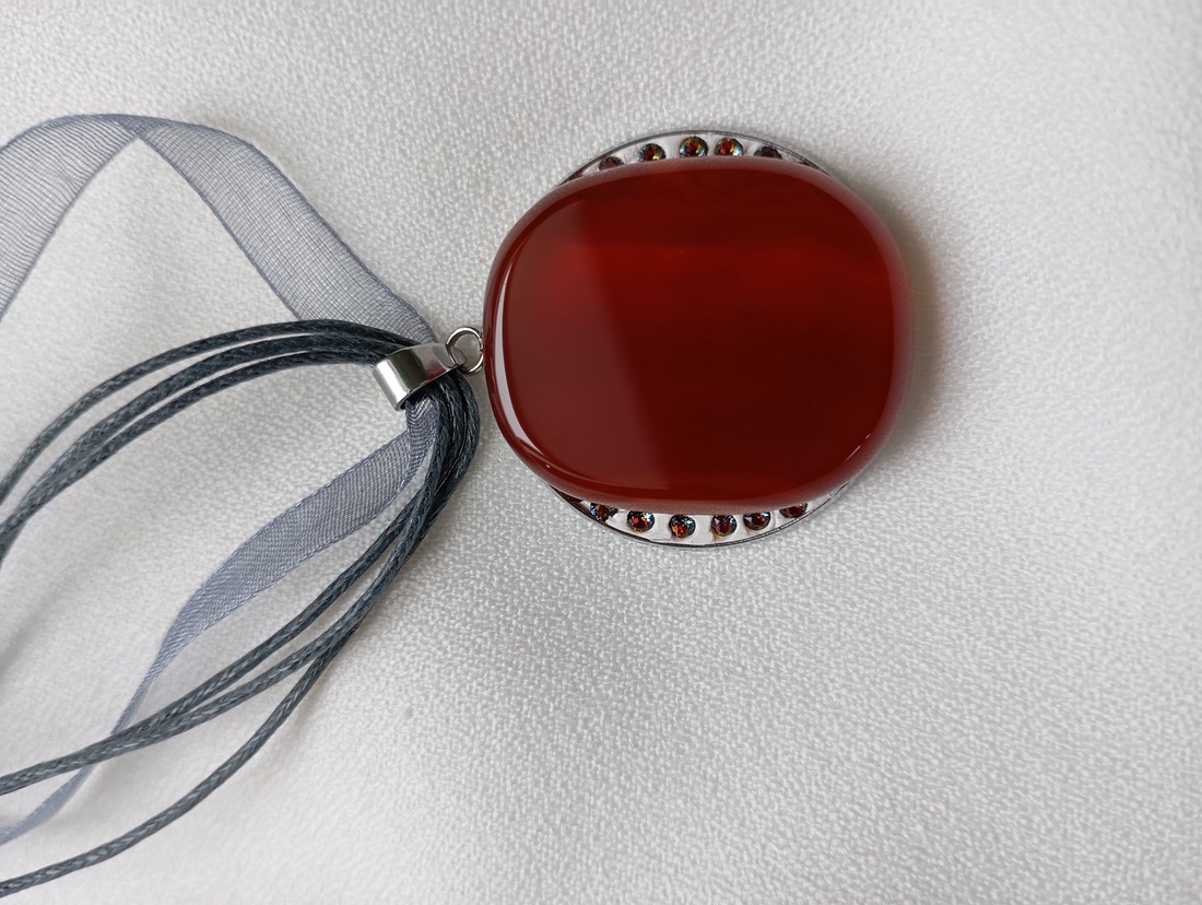 Pandantiv cu Carneol 4 cm si cristale Swarovski 2 mm - bijuterii - coliere - pandative - Artynos.ro