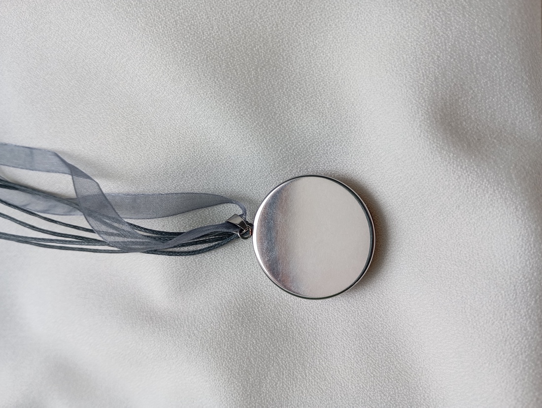 Pandantiv cu Carneol 4 cm si cristale Swarovski 2 mm - bijuterii - coliere - pandative - Artynos.ro