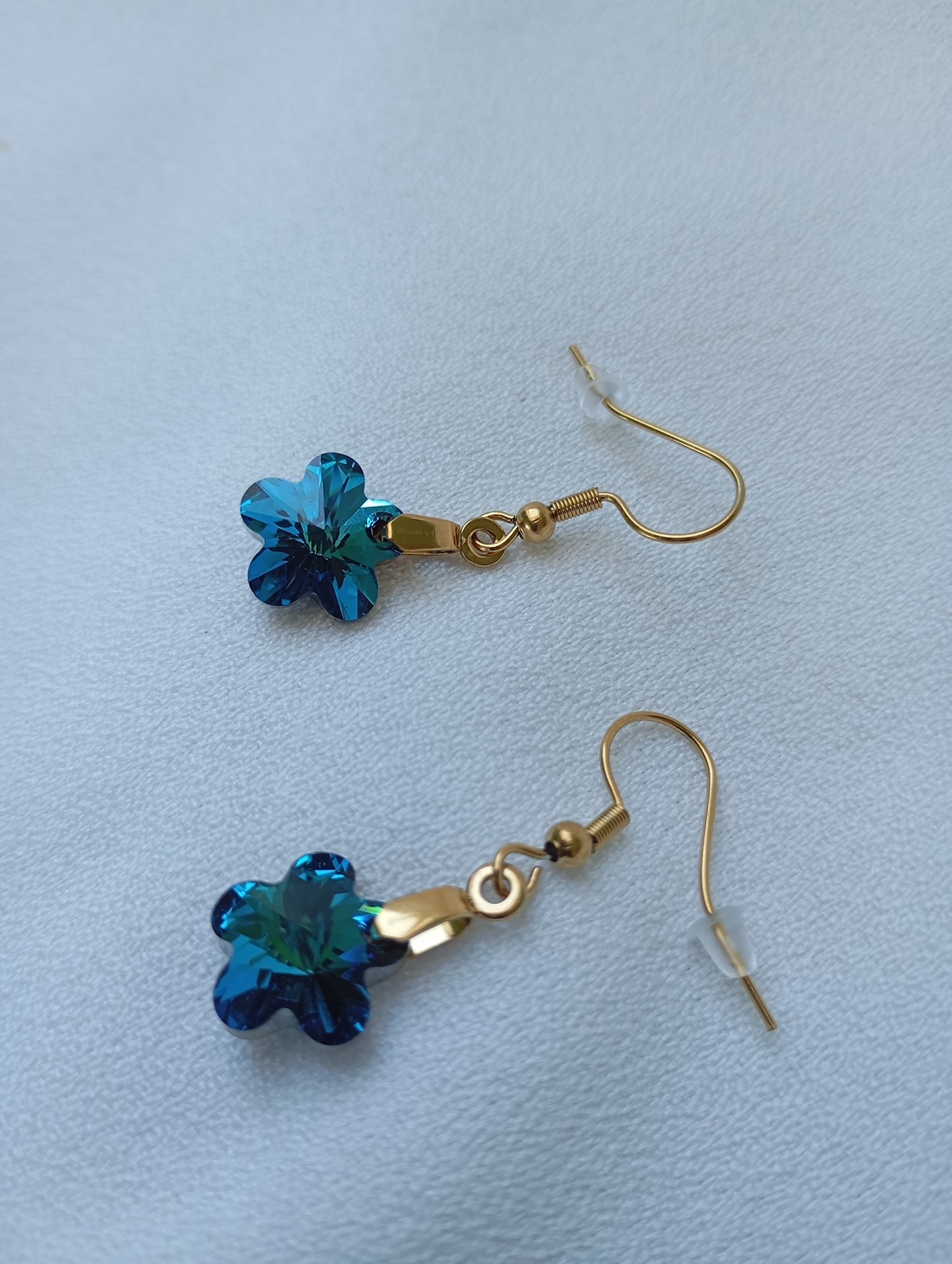 Cercei Swarovski floare si tortite placate cu aur - bijuterii - cercei - cercei din mărgele - Artynos.ro