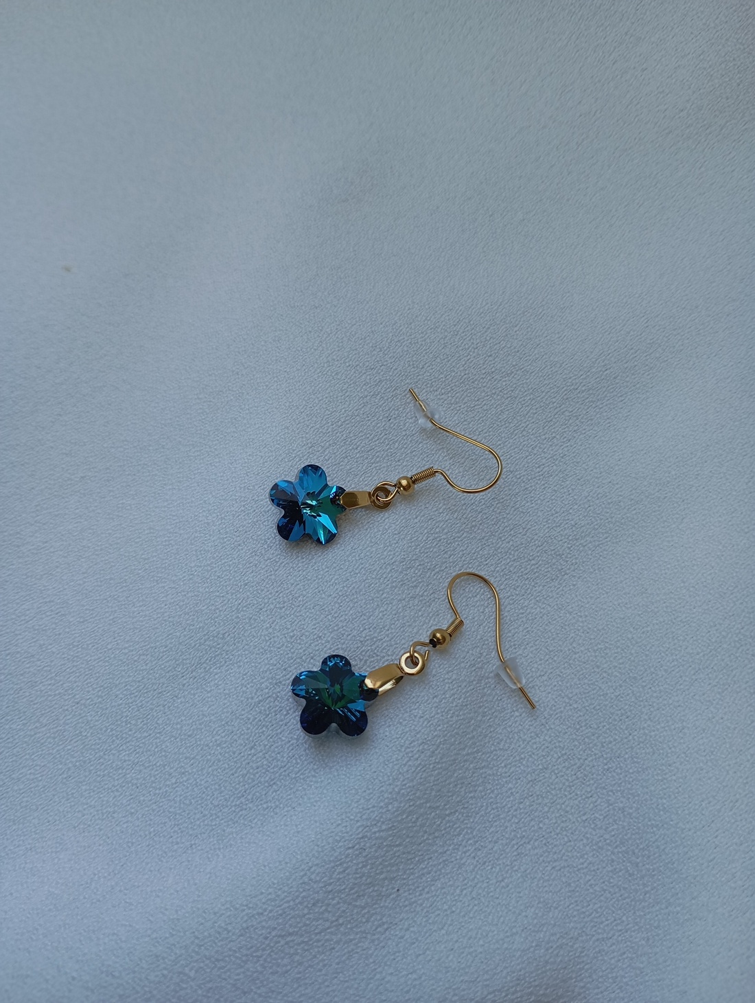 Cercei Swarovski floare si tortite placate cu aur - bijuterii - cercei - cercei din mărgele - Artynos.ro