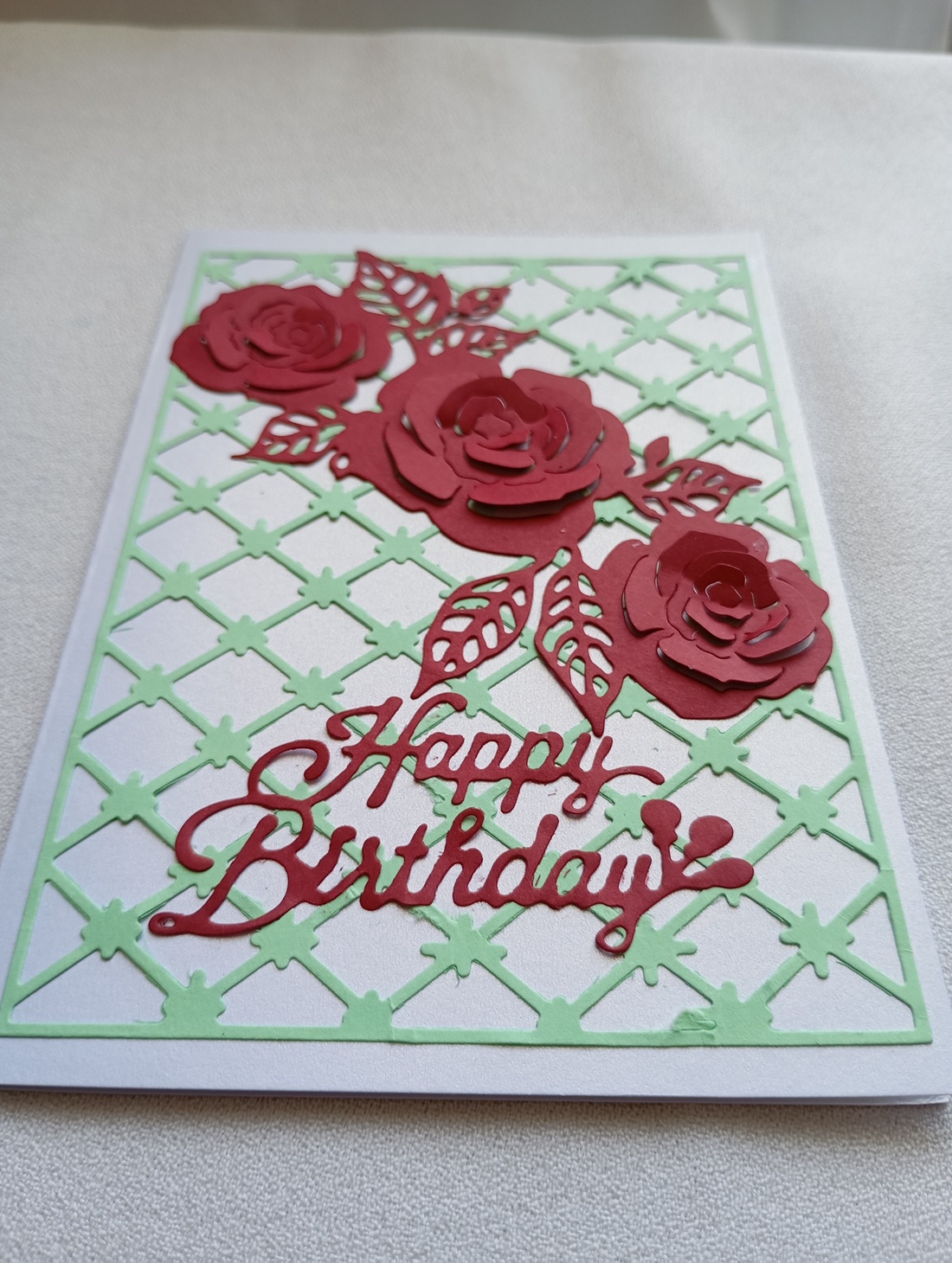 Felicitare cu decupaje Happy Birthday - casă & stil de viață - produse de papetărie - invitații, felicitări - Artynos.ro