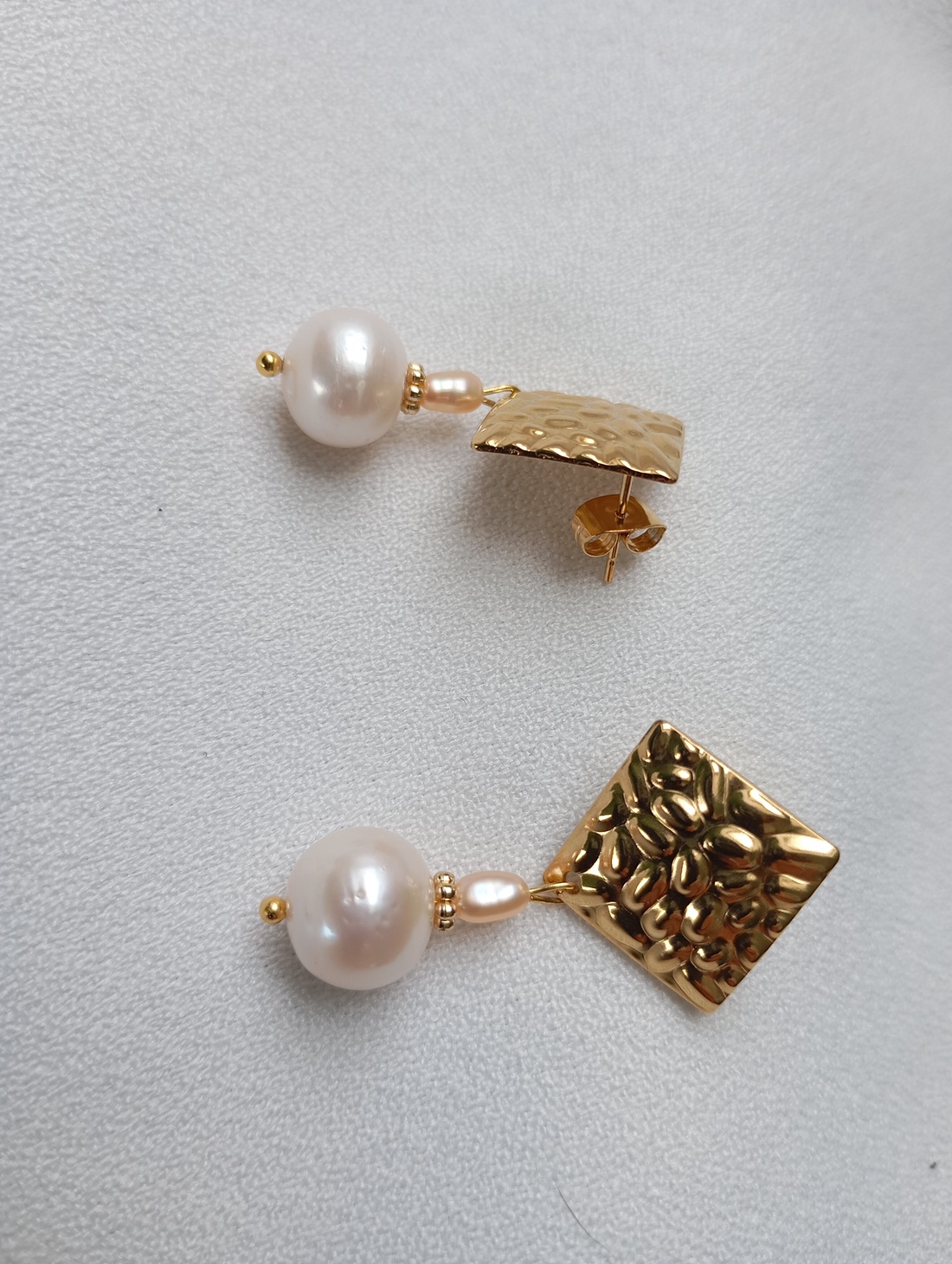 Cercei Chic! Cu Perle si tortita placata cu aur 18K - bijuterii - cercei - cercei din perle - Artynos.ro