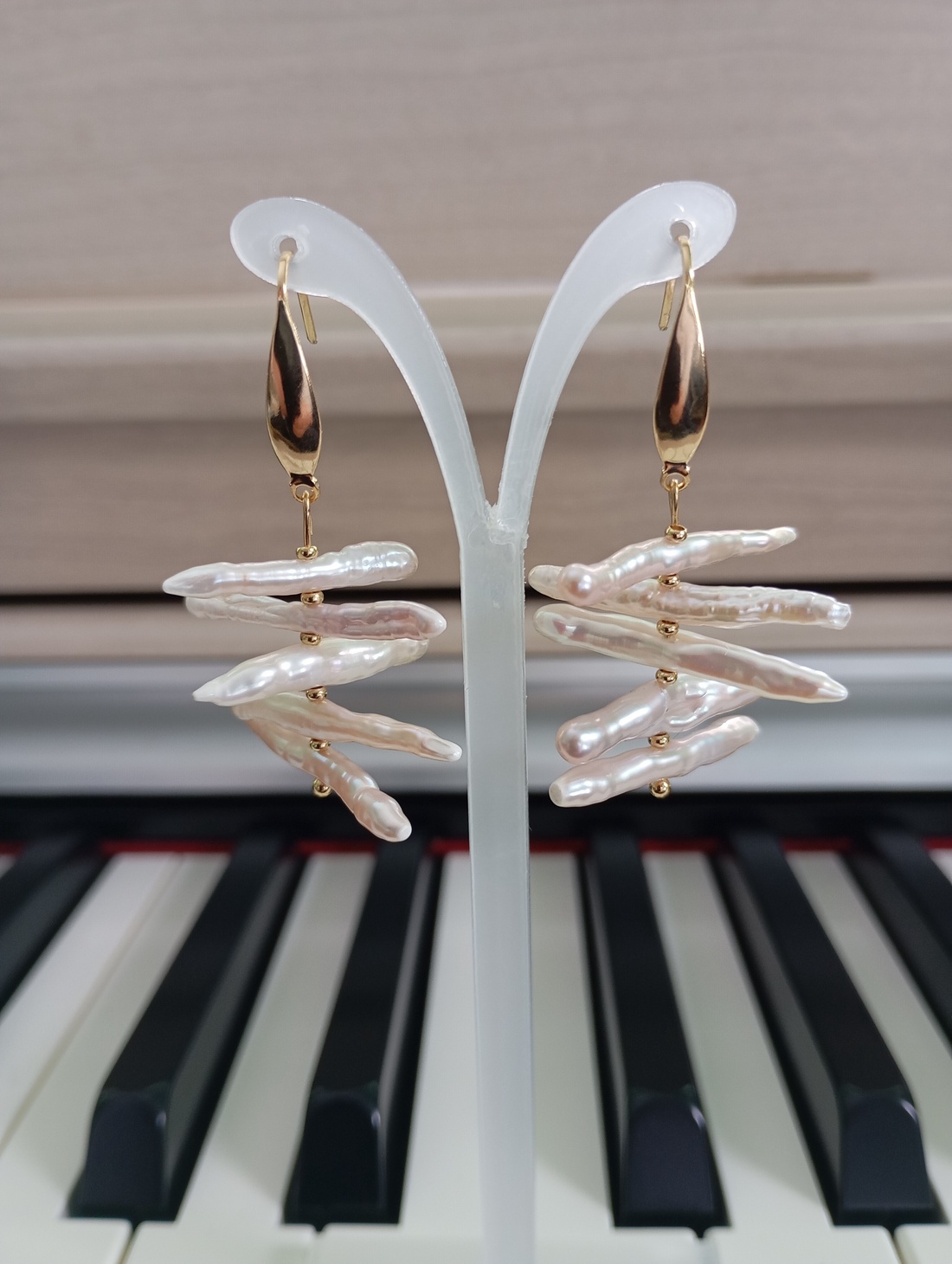 Cercei cu perle de cultura si tortite placate cu aur 18K - bijuterii - cercei - cercei din perle - Artynos.ro