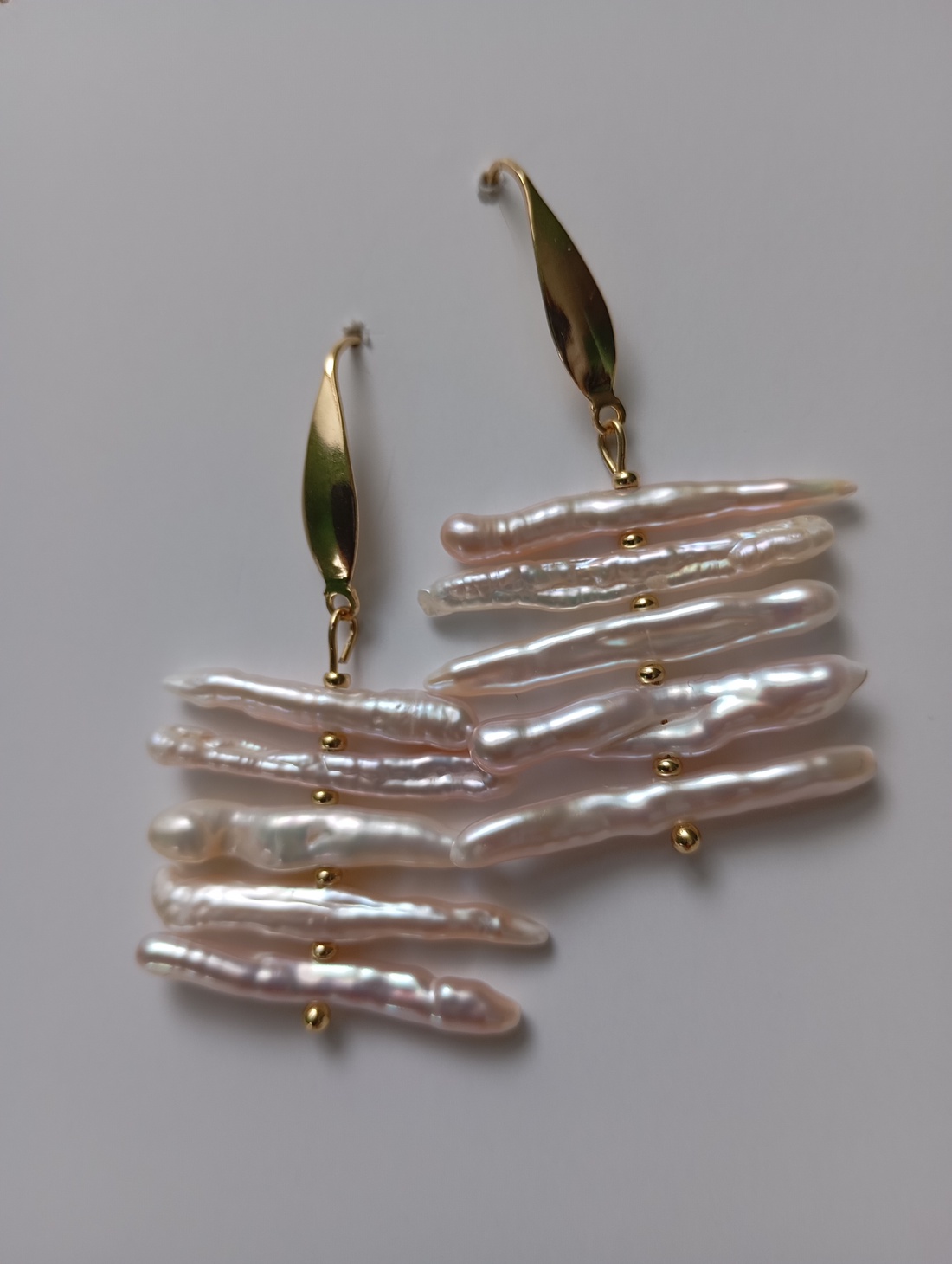 Cercei cu perle de cultura si tortite placate cu aur 18K - bijuterii - cercei - cercei din perle - Artynos.ro