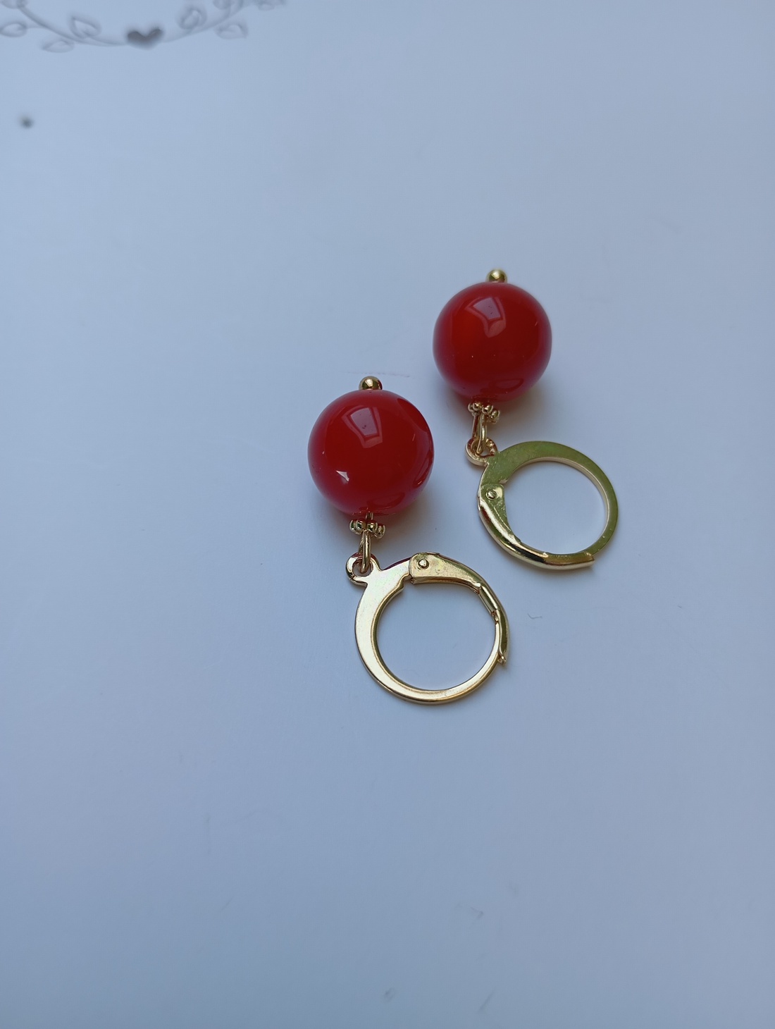 Martisor rubiniu cercei cu Jasp si tortite placate cu aur - bijuterii - cercei - cercei din mărgele - Artynos.ro