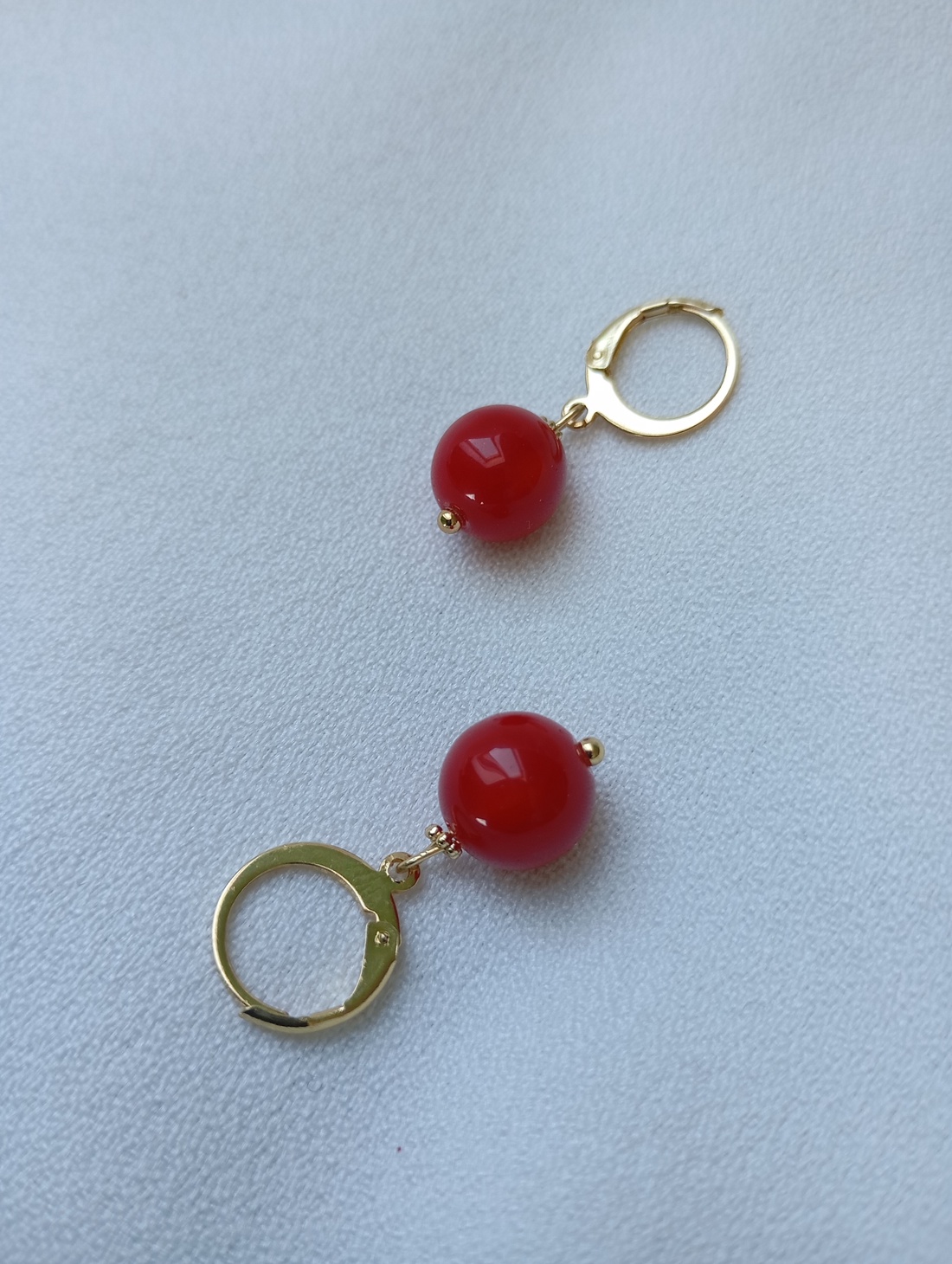 Martisor rubiniu cercei cu Jasp si tortite placate cu aur - bijuterii - cercei - cercei din mărgele - Artynos.ro