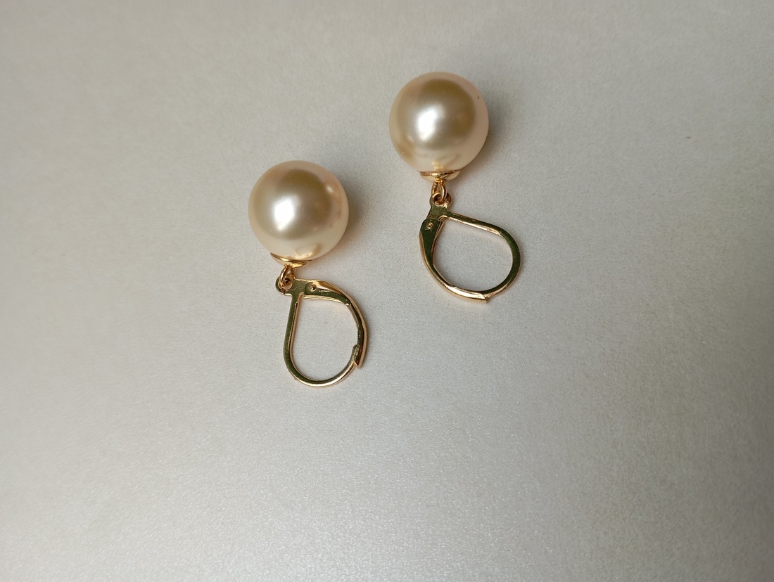 Cercei cu perle Swarovski 12mm si tortite placate cu aur 18K - bijuterii - cercei - cercei din mărgele - Artynos.ro