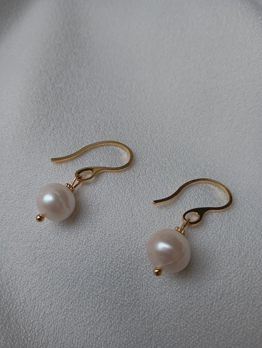 Cercei cu Perla de cultura 10mm si tortite placate cu aur 18K - bijuterii - cercei - cercei din perle - Artynos.ro