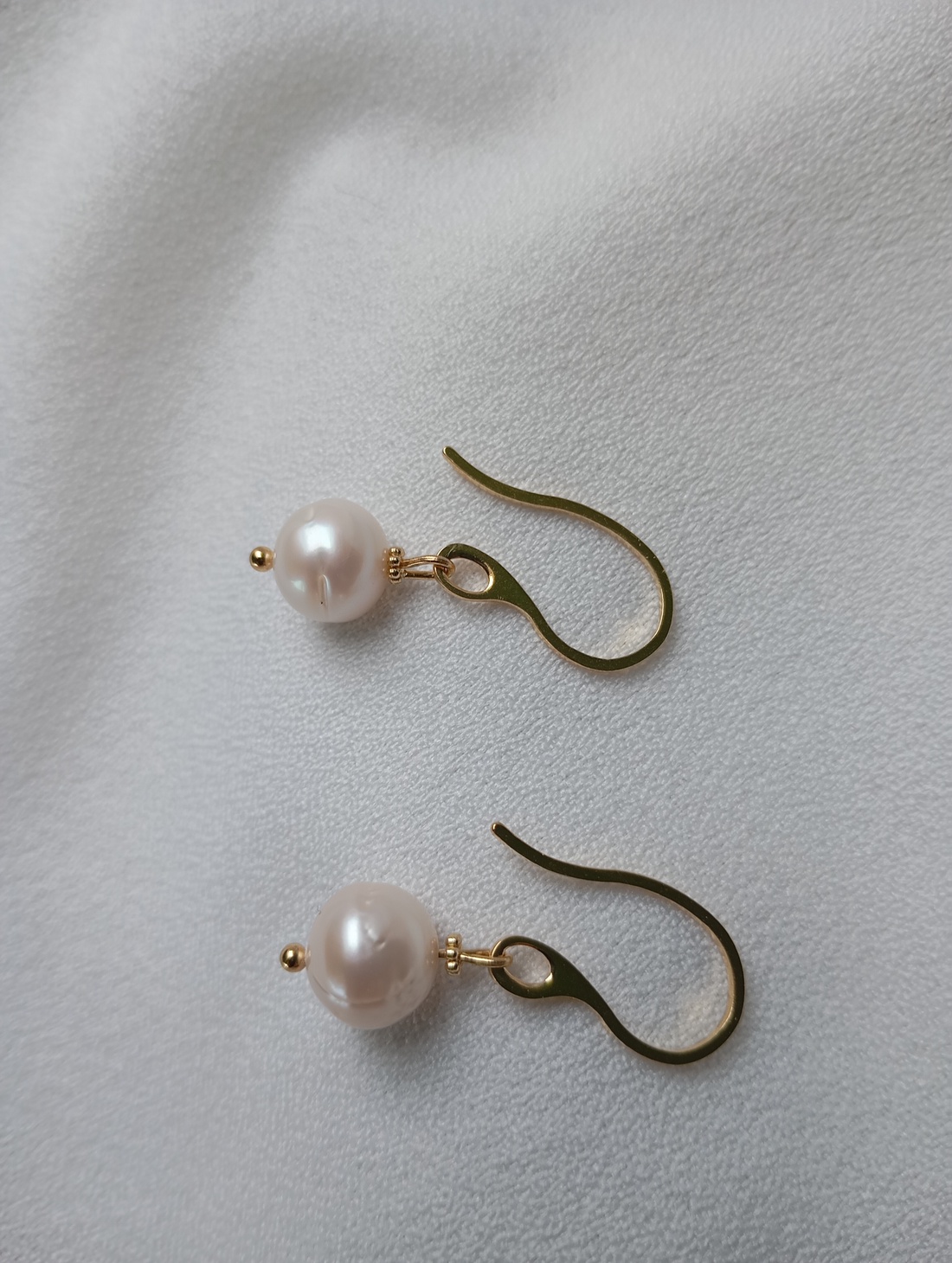 Cercei cu Perla de cultura 10mm si tortite placate cu aur 18K - bijuterii - cercei - cercei din perle - Artynos.ro