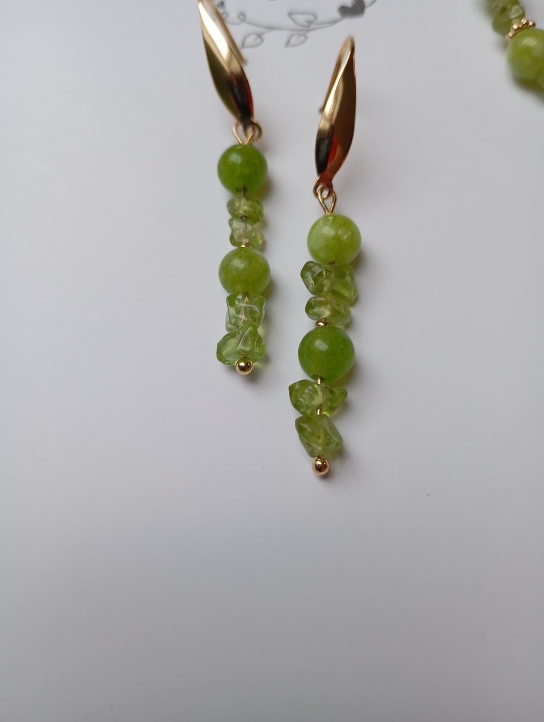 Set bijuterii cu Peridot si tortite placate cu aur 18K - bijuterii - seturi de bijuterii - Artynos.ro