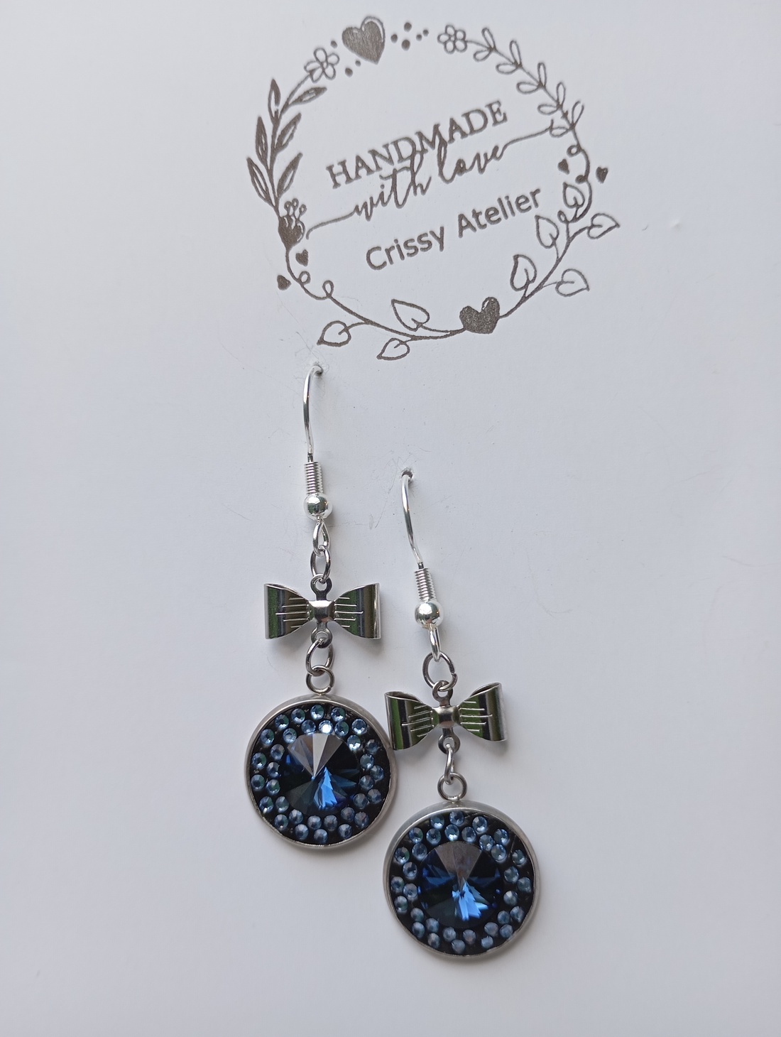 Cercei cu tortita placata cu argint 925 si rivoli Swarovski Montana Blue 10mm - bijuterii - cercei - cercei din mărgele - Artynos.ro