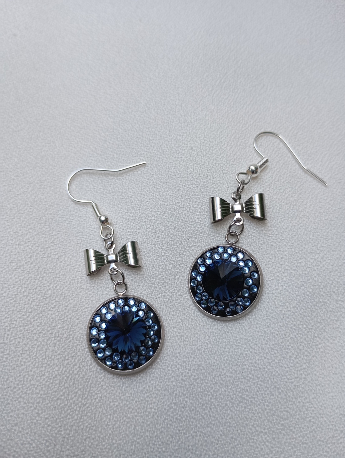 Cercei cu tortita placata cu argint 925 si rivoli Swarovski Montana Blue 10mm - bijuterii - cercei - cercei din mărgele - Artynos.ro