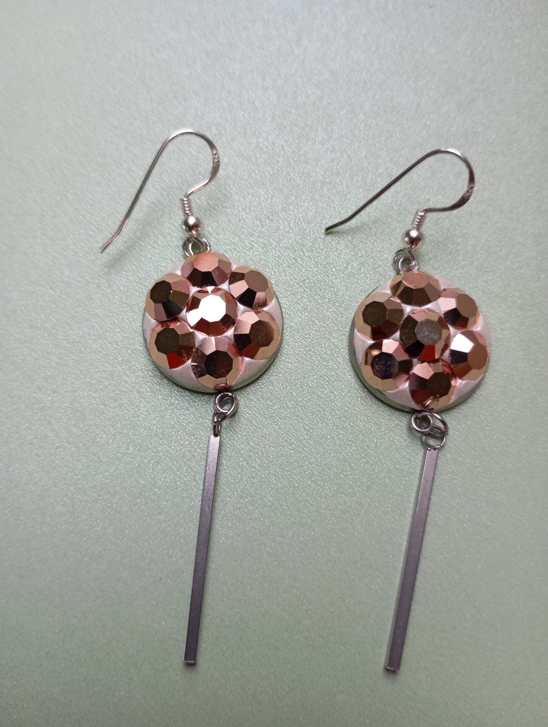 Cercei cu cristale Preciosa Roze Blush si tortite placate cu argint - bijuterii - cercei - cercei din mărgele - Artynos.ro