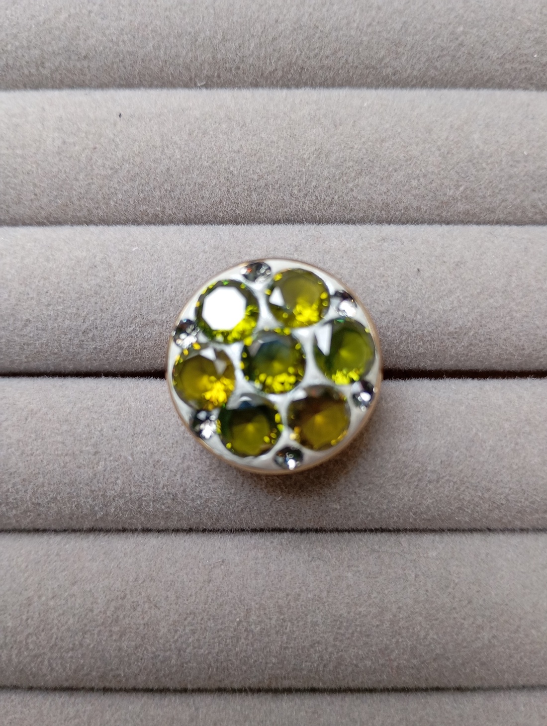 Inel cu Peridot slefuit si cristale Swarovski Black Diamond - bijuterii - inele - inele cu pietre semiprețioase - Artynos.ro