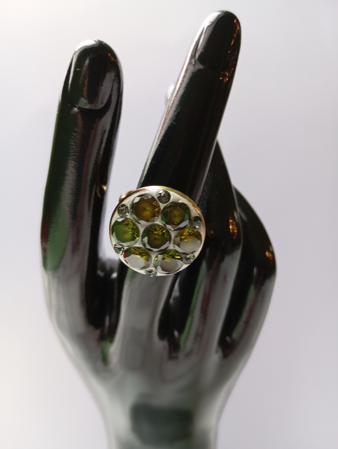 Inel cu Peridot slefuit si cristale Swarovski Black Diamond - bijuterii - inele - inele cu pietre semiprețioase - Artynos.ro