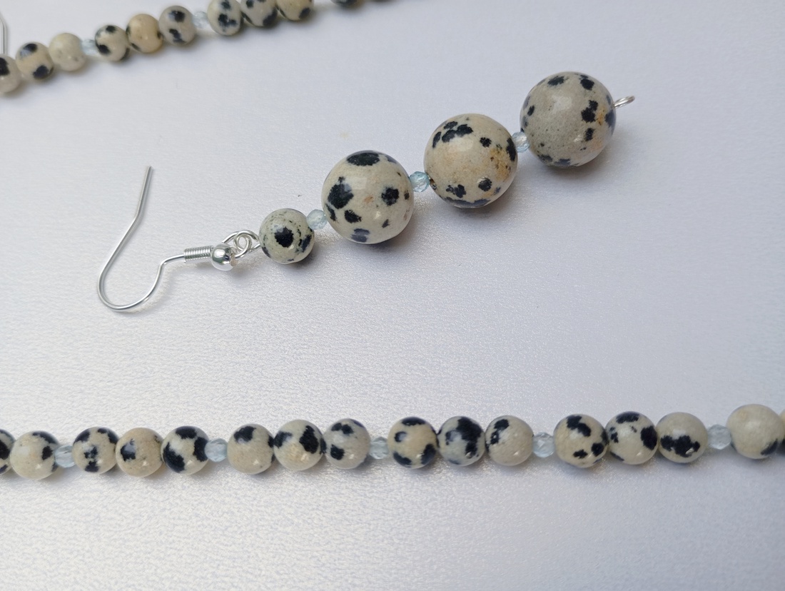 Set colier si cercei cu Jasp dalmatian si Topaz - bijuterii - seturi de bijuterii - Artynos.ro